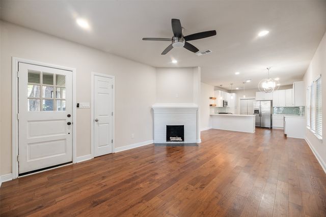 807 Hollywood Avenue, Dallas, TX 75208