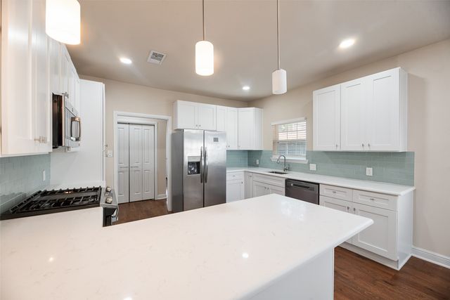 807 Hollywood Avenue, Dallas, TX 75208