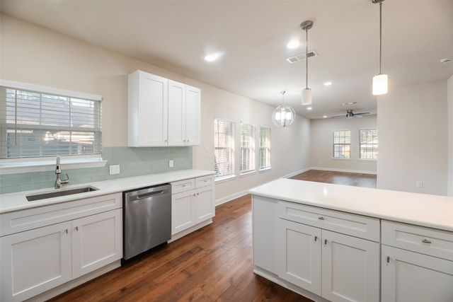 807 Hollywood Avenue, Dallas, TX 75208