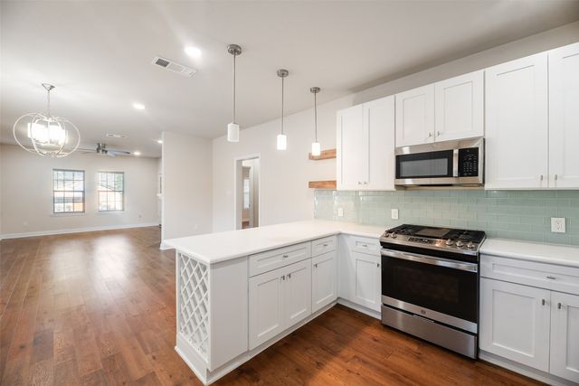 807 Hollywood Avenue, Dallas, TX 75208