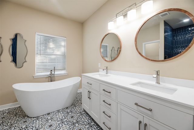807 Hollywood Avenue, Dallas, TX 75208