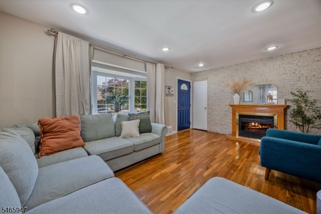 14 Farmingdale Ave, Bloomfield Twp., NJ 07003 — photo 4
