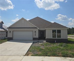 2308 Presley Street, Siloam Springs, AR 72761