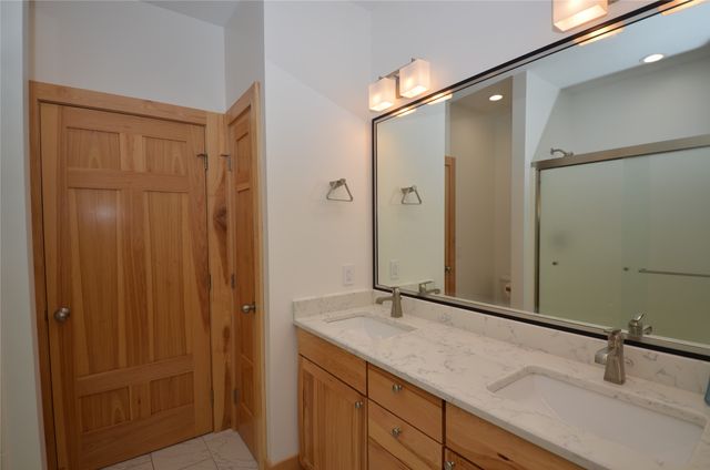 5437 Prairie Parkway, Johnston, IA 50131