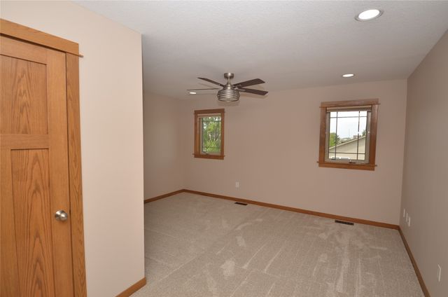 5437 Prairie Parkway, Johnston, IA 50131