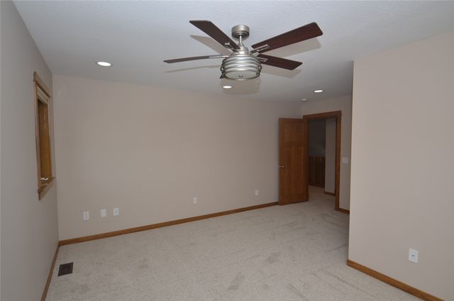 5437 Prairie Parkway, Johnston, IA 50131