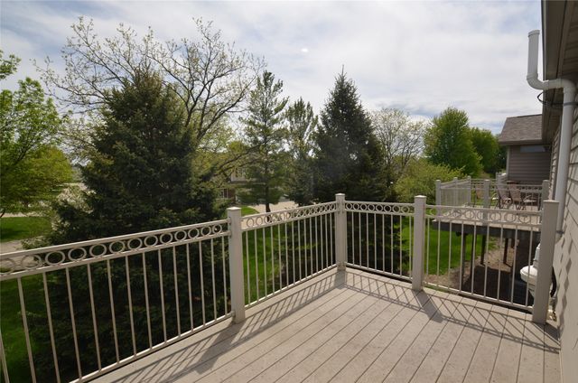5437 Prairie Parkway, Johnston, IA 50131