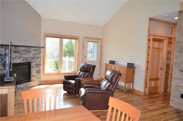 5437 Prairie Parkway, Johnston, IA 50131