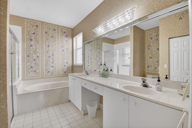 10585 Royal Caribbean Circle, Boynton Beach, FL 33437