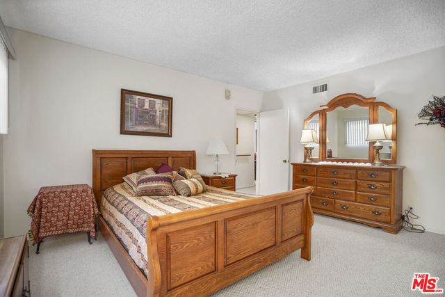 15248 Dickens Street 108, Sherman Oaks, CA 91403