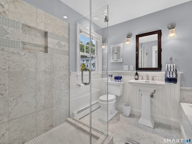 415 Pequot Avenue, New London, CT 06320