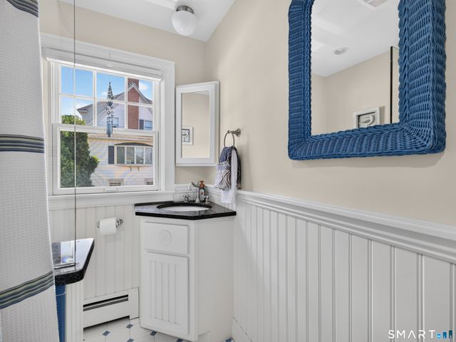 415 Pequot Avenue, New London, CT 06320