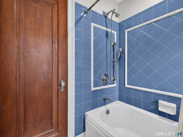 415 Pequot Avenue, New London, CT 06320