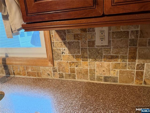 21 Daned Road, Emerson, NJ 07630