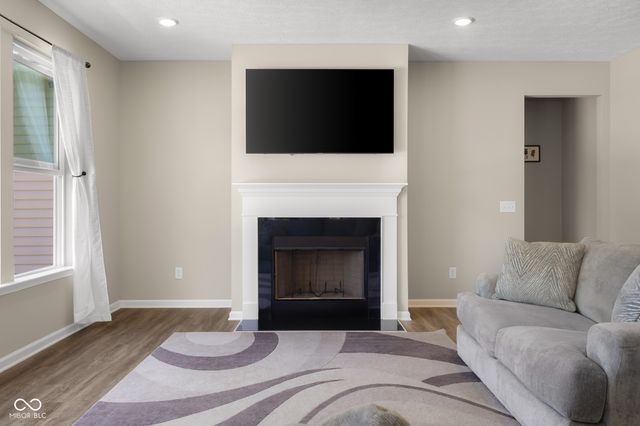 3045 Braeburn, Columbus, IN 47201