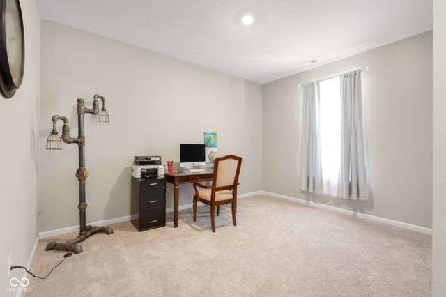 3045 Braeburn, Columbus, IN 47201