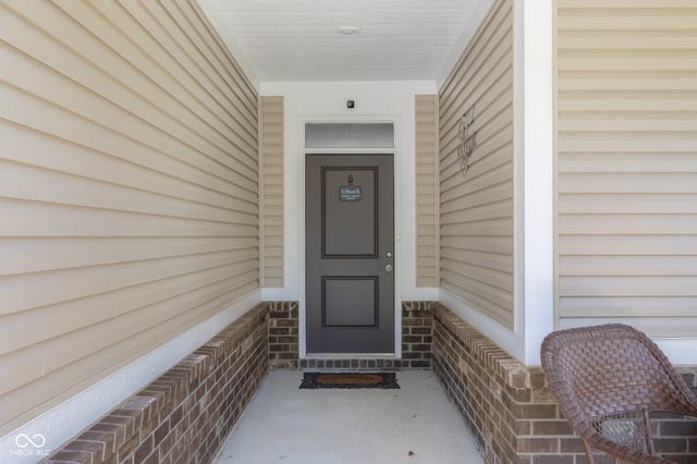 3045 Braeburn, Columbus, IN 47201