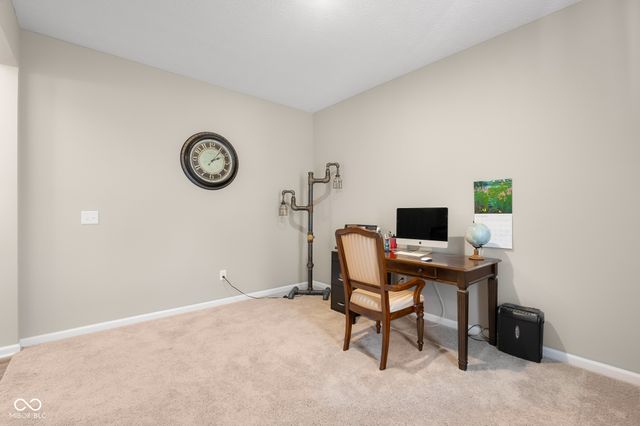 3045 Braeburn, Columbus, IN 47201