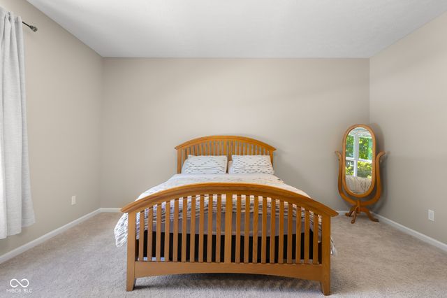 3045 Braeburn, Columbus, IN 47201