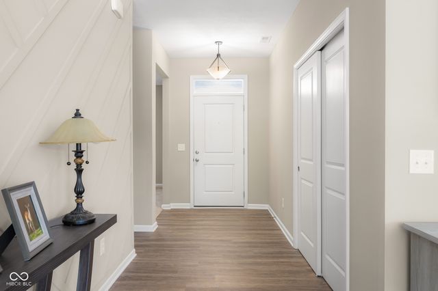 3045 Braeburn, Columbus, IN 47201