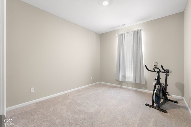 3045 Braeburn, Columbus, IN 47201