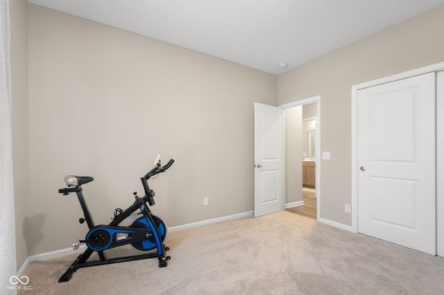 3045 Braeburn, Columbus, IN 47201