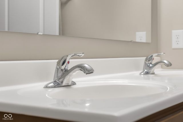 3045 Braeburn, Columbus, IN 47201