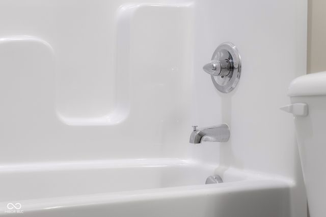 3045 Braeburn, Columbus, IN 47201