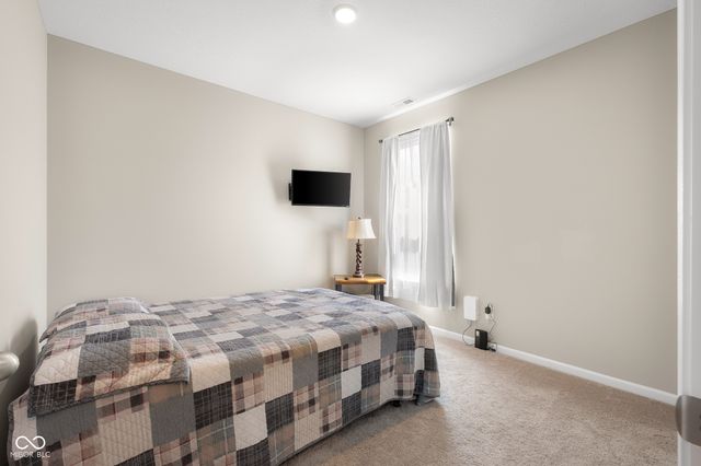 3045 Braeburn, Columbus, IN 47201