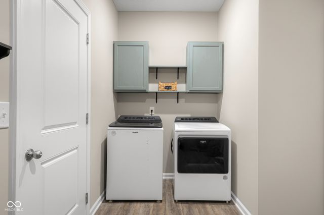 3045 Braeburn, Columbus, IN 47201