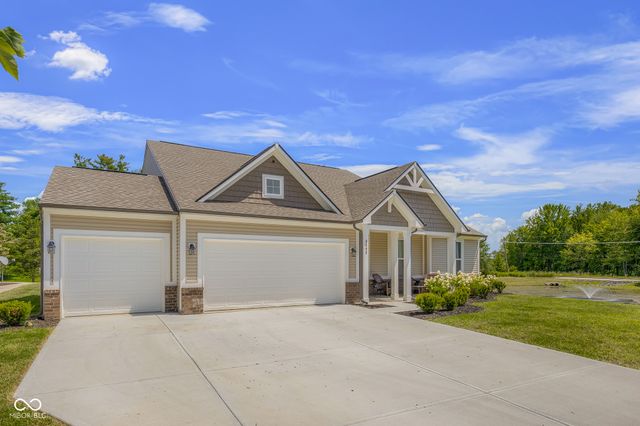 3045 Braeburn, Columbus, IN 47201