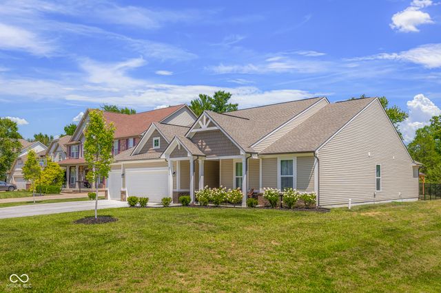 3045 Braeburn, Columbus, IN 47201