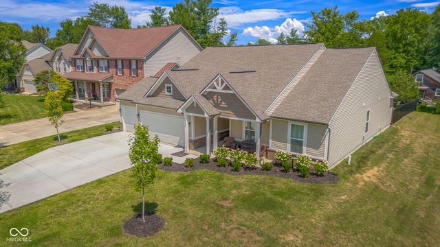 3045 Braeburn, Columbus, IN 47201