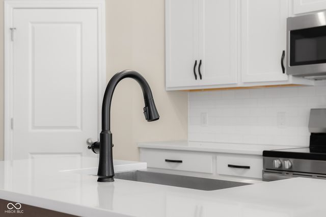 3045 Braeburn, Columbus, IN 47201