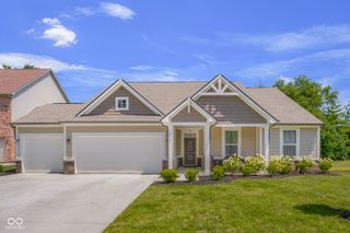 3045 Braeburn, Columbus, IN 47201