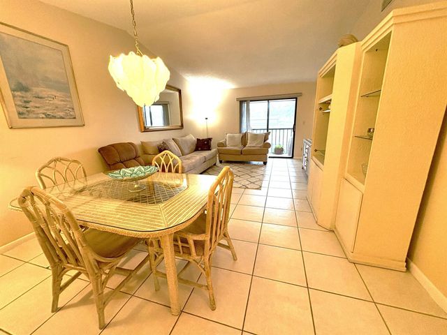 9485 Boca Cove Circle 709, Boca Raton, FL 33428