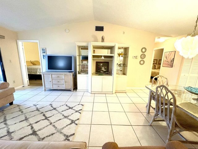 9485 Boca Cove Circle 709, Boca Raton, FL 33428