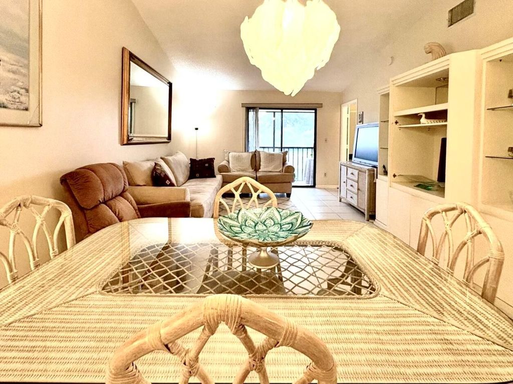 9485 Boca Cove Circle 709, Boca Raton, FL 33428