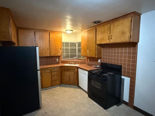 3542 N Orchard Street, Fresno, CA 93726