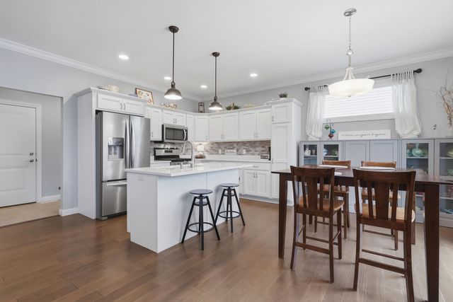 4428 Slate Creek Drive, Bettendorf, IA 52722