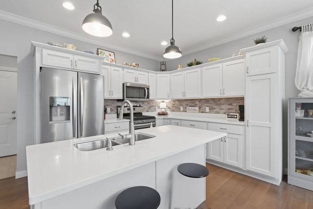 4428 Slate Creek Drive, Bettendorf, IA 52722