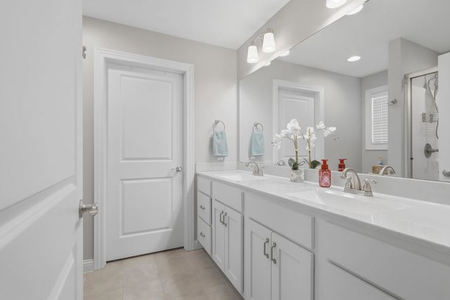 4428 Slate Creek Drive, Bettendorf, IA 52722