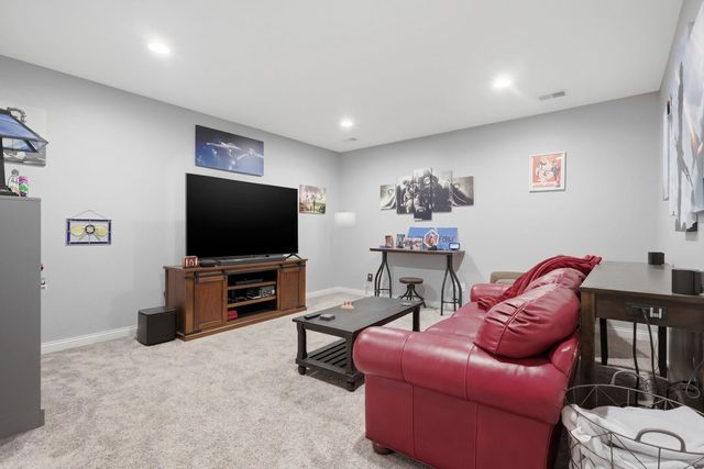 4428 Slate Creek Drive, Bettendorf, IA 52722