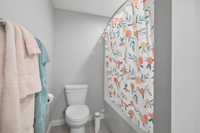 4428 Slate Creek Drive, Bettendorf, IA 52722