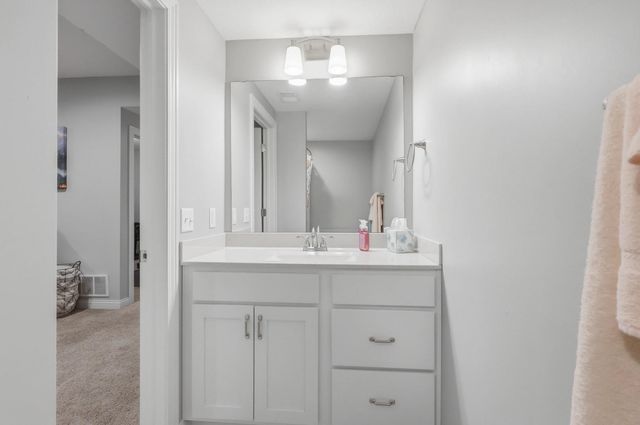 4428 Slate Creek Drive, Bettendorf, IA 52722