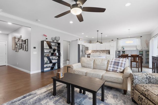 4428 Slate Creek Drive, Bettendorf, IA 52722