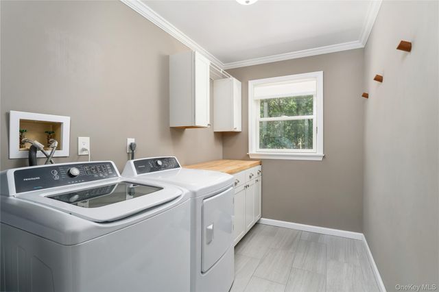 93 Chestnut Street, Mount Sinai, NY 11766