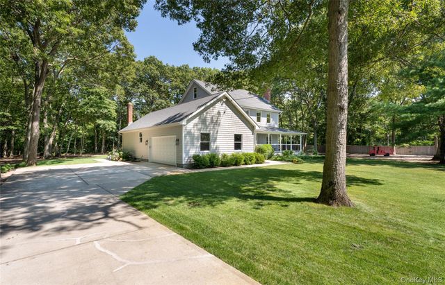 93 Chestnut Street, Mount Sinai, NY 11766