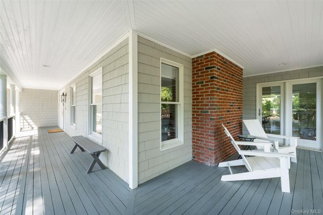 93 Chestnut Street, Mount Sinai, NY 11766