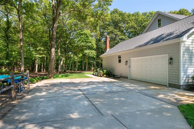 93 Chestnut Street, Mount Sinai, NY 11766